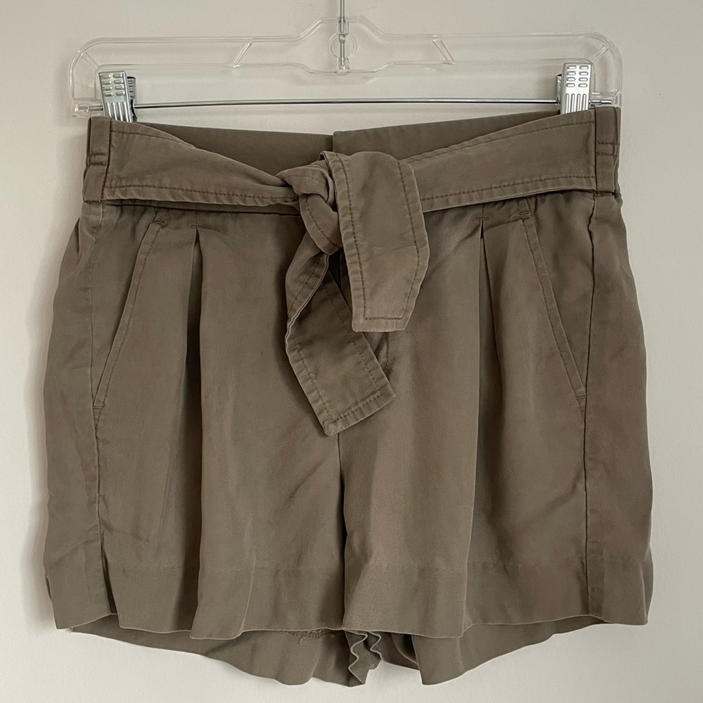 J Crew Tie Waist Khaki Shorts 100% Lyocell size 00